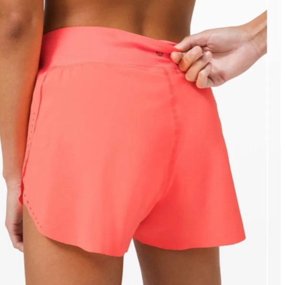 NWT! Lululemon FIND YOUR PACE Shorts 10 - Picture 3 of 10